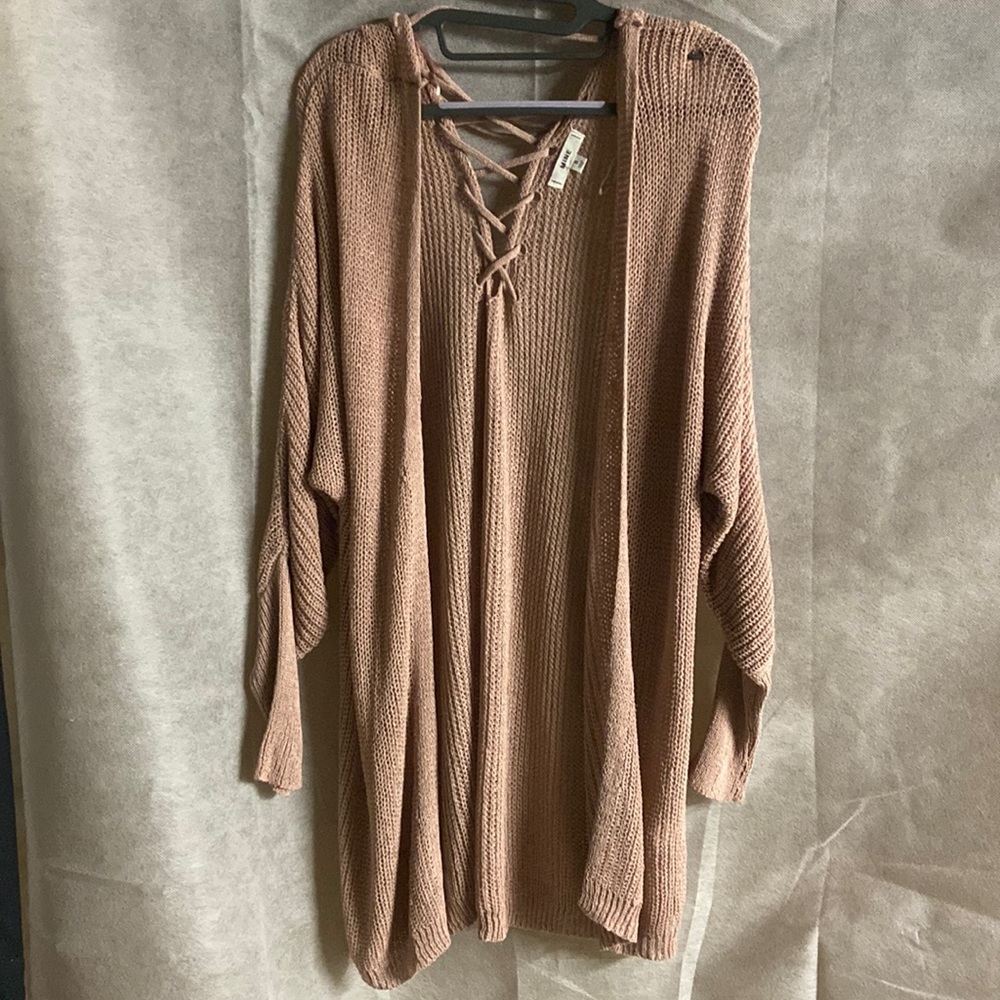 Woman’s cardigan sweater (rose pink)